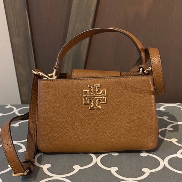 Tory Burch Handbags - Tory Burch Tan Leather Crossbody Bag